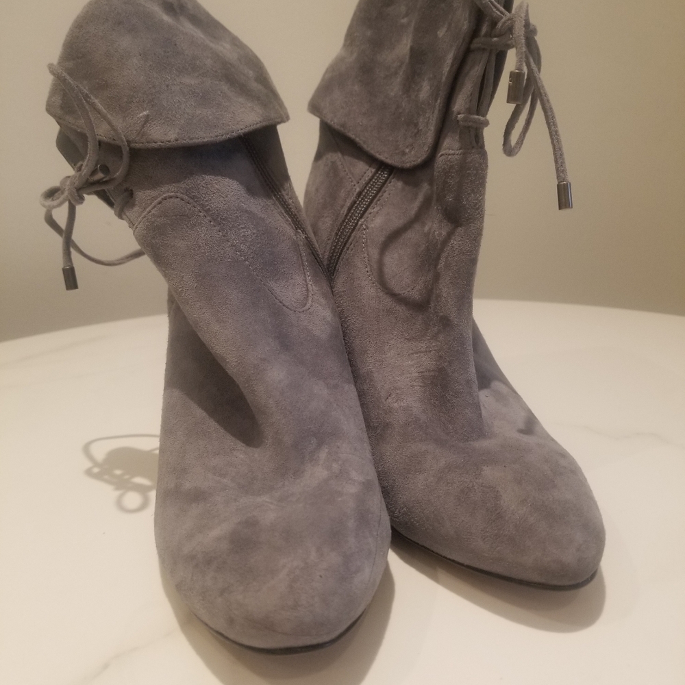 Women's Guess Boot size 8.5